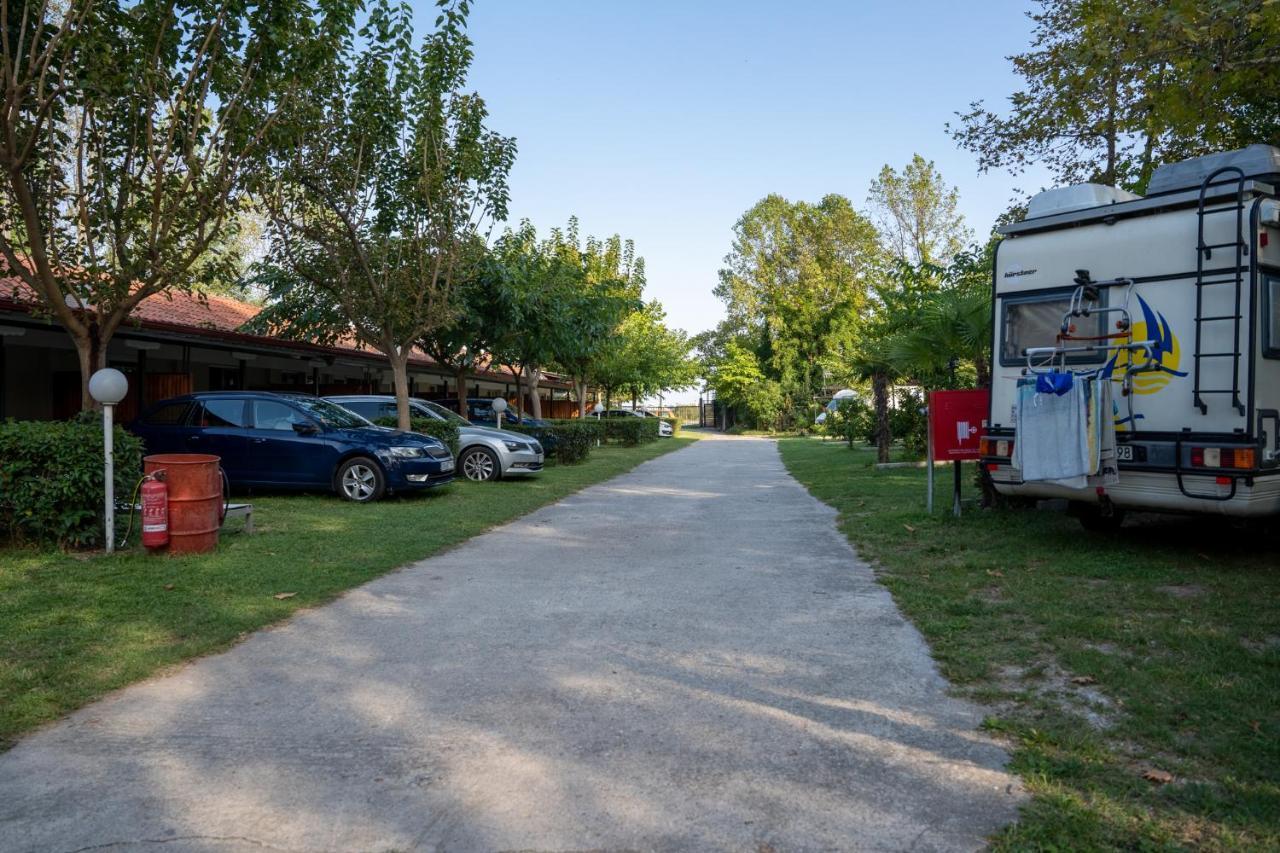 Camping Stolos Hotel Limin Litochorou Exterior photo